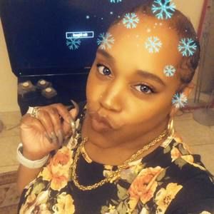 Meet your Posher, Yvette